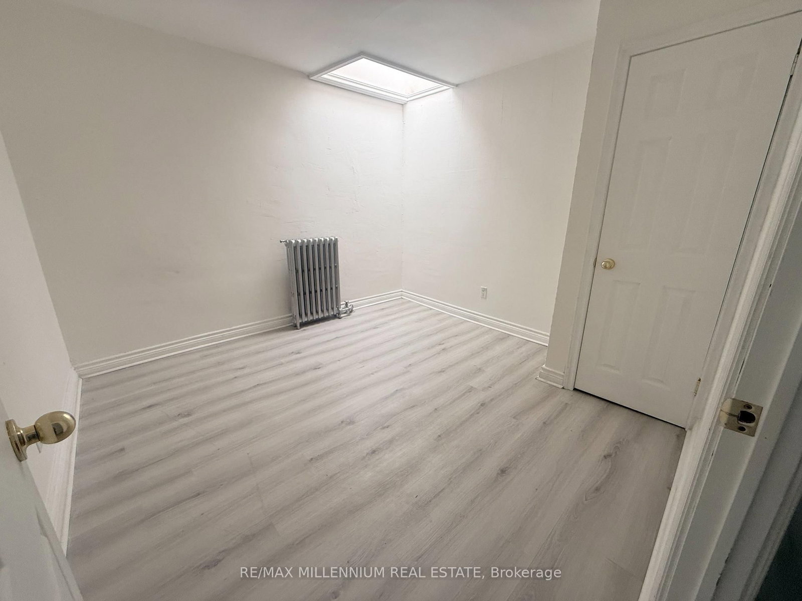 Upper Level-520 Rogers Road, Toronto, ON, photo 4