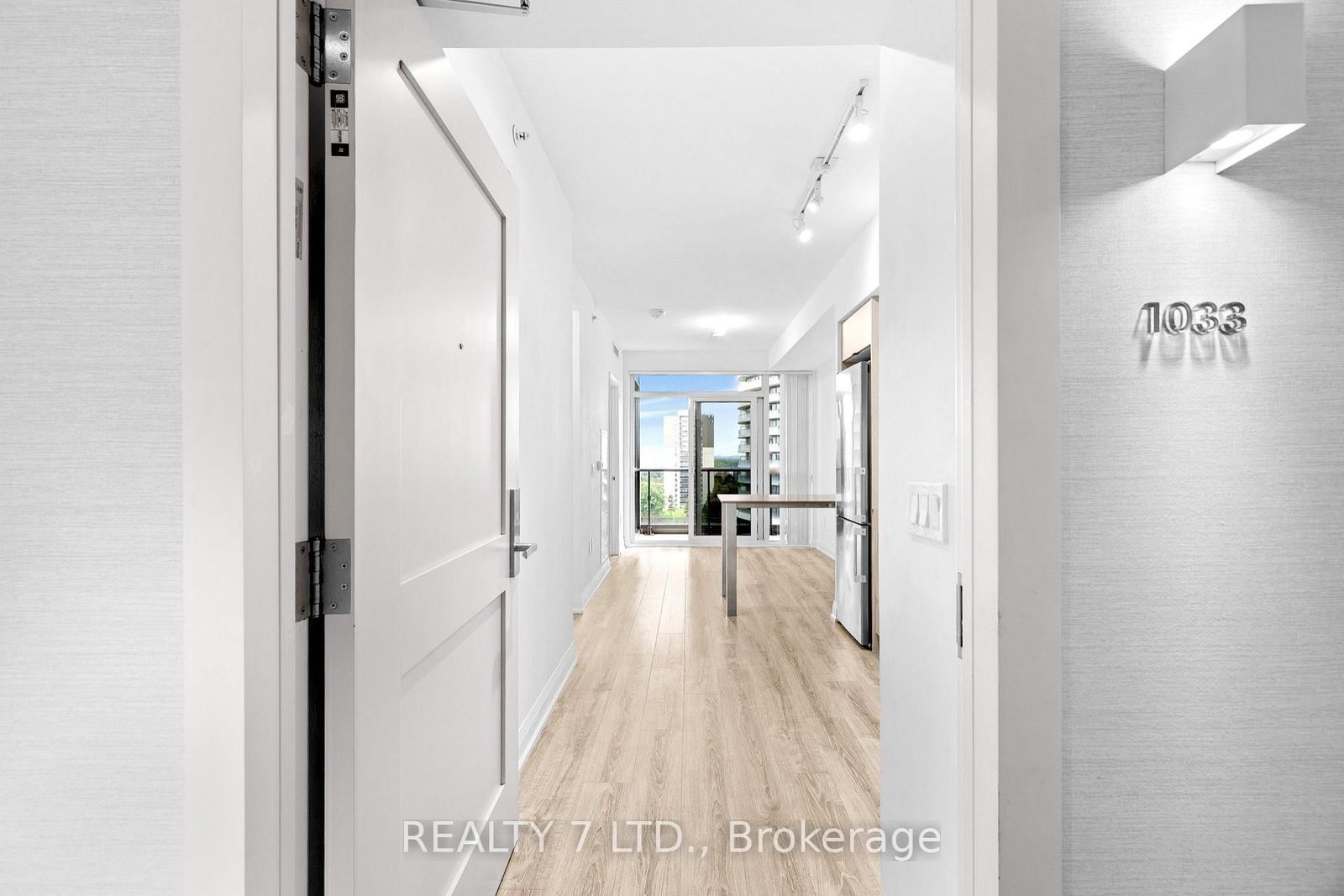 26 Gibbs Road • #1033 • Toronto, ON photo 10