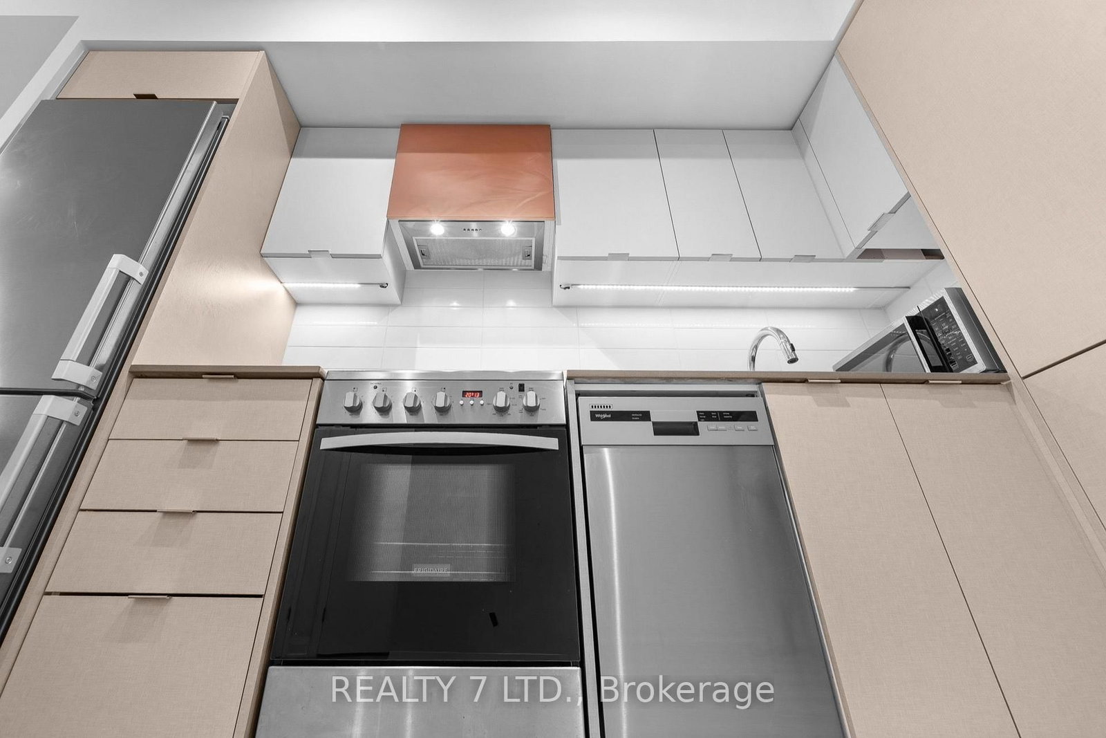 26 Gibbs Road • #1033 • Toronto, ON photo 15