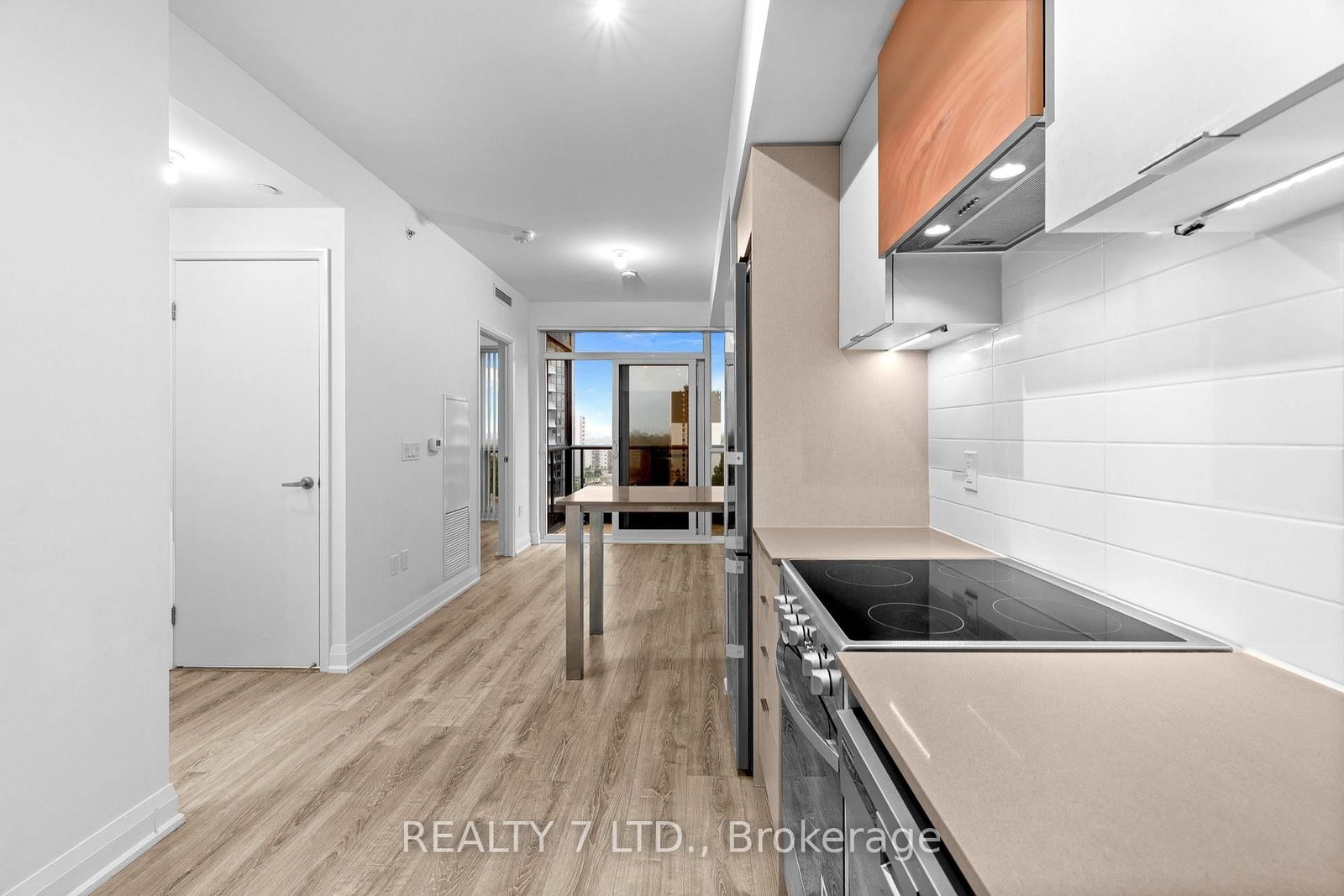 26 Gibbs Road • #1033 • Toronto, ON photo 16