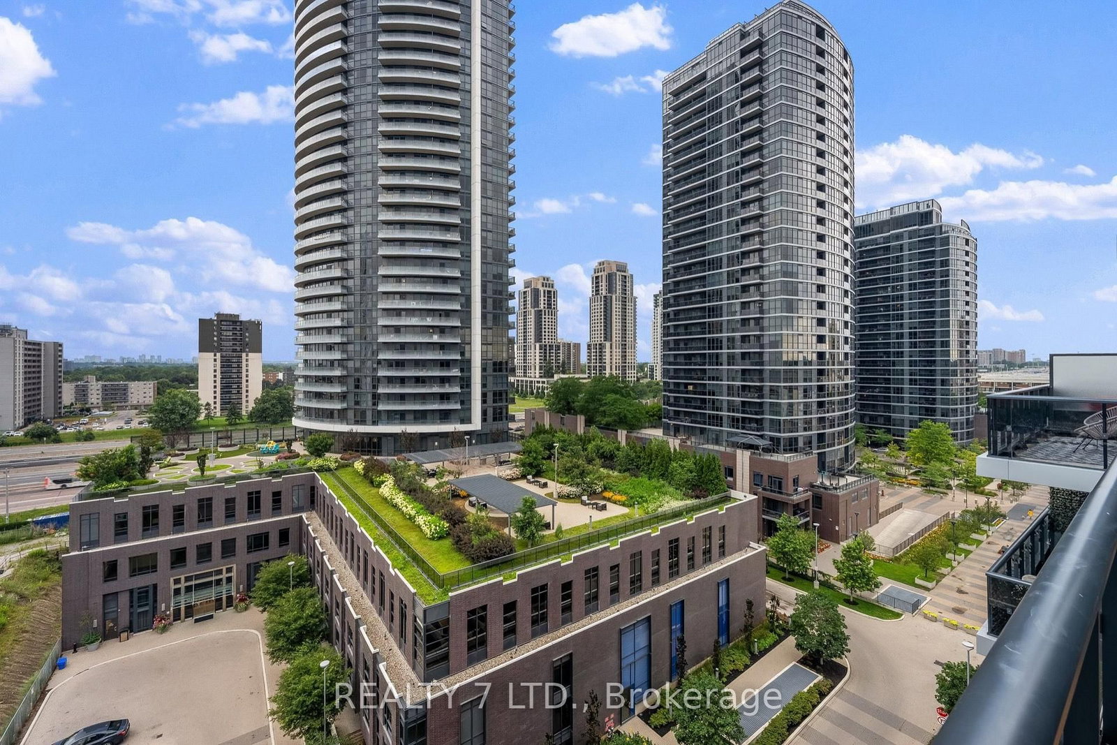 26 Gibbs Road • #1033 • Toronto, ON photo 22