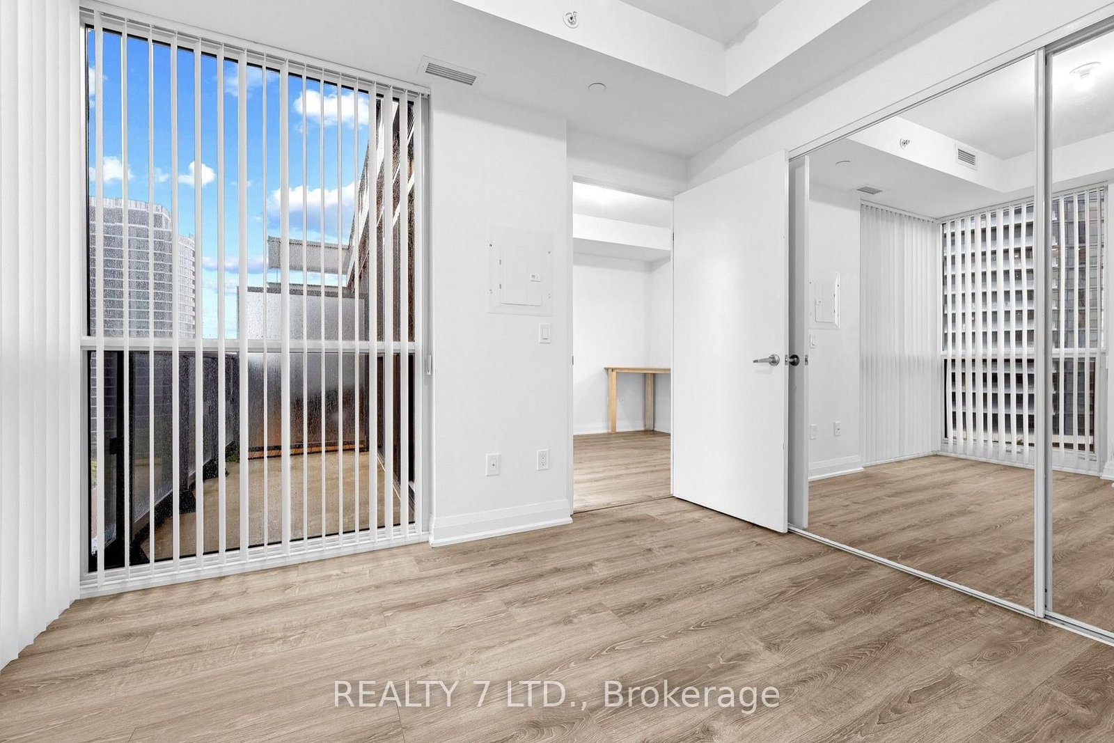 26 Gibbs Road • #1033 • Toronto, ON photo 29