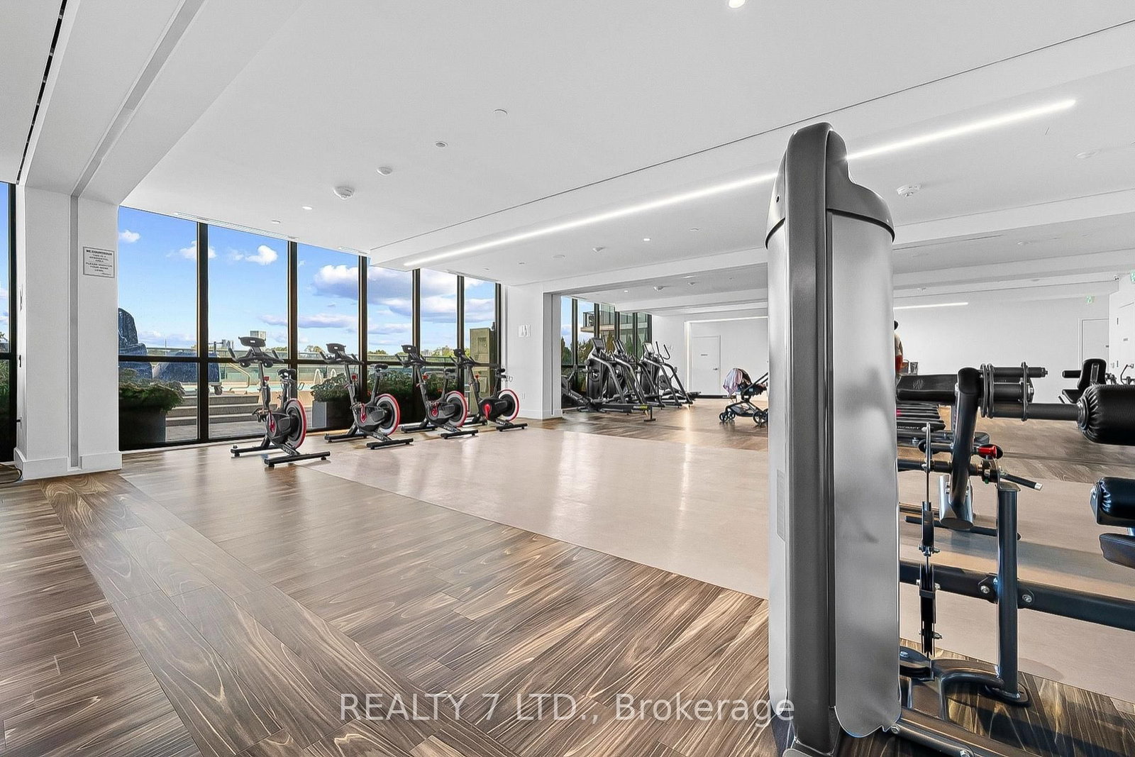 26 Gibbs Road • #1033 • Toronto, ON photo 46