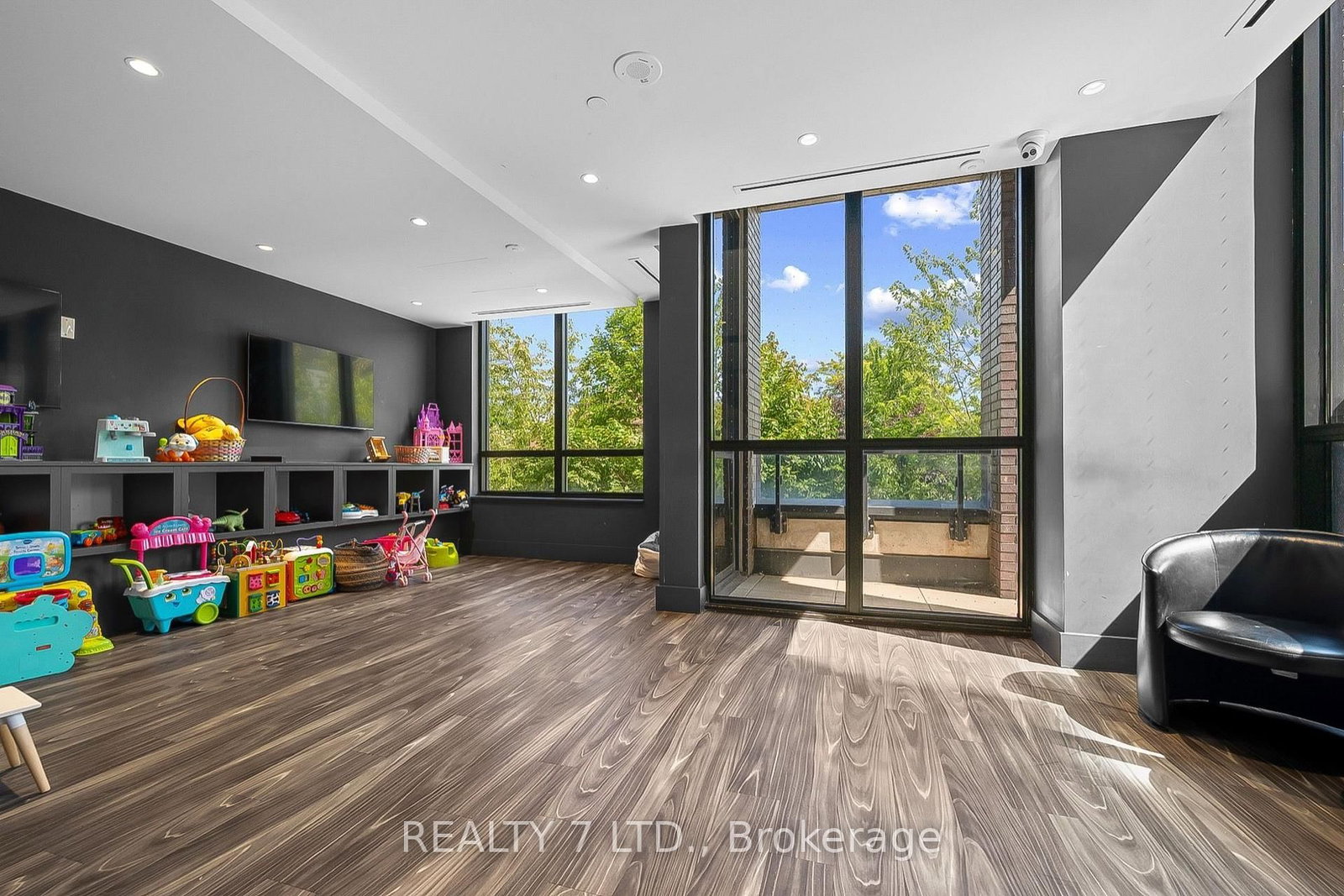 26 Gibbs Road • #1033 • Toronto, ON photo 48