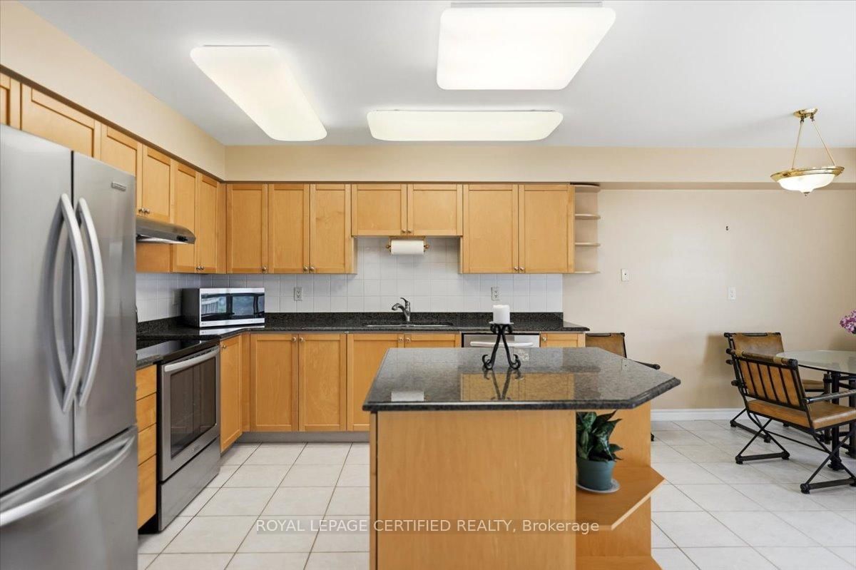 25 Kingsbridge Garden Circle • #1118 • Mississauga, ON photo 10