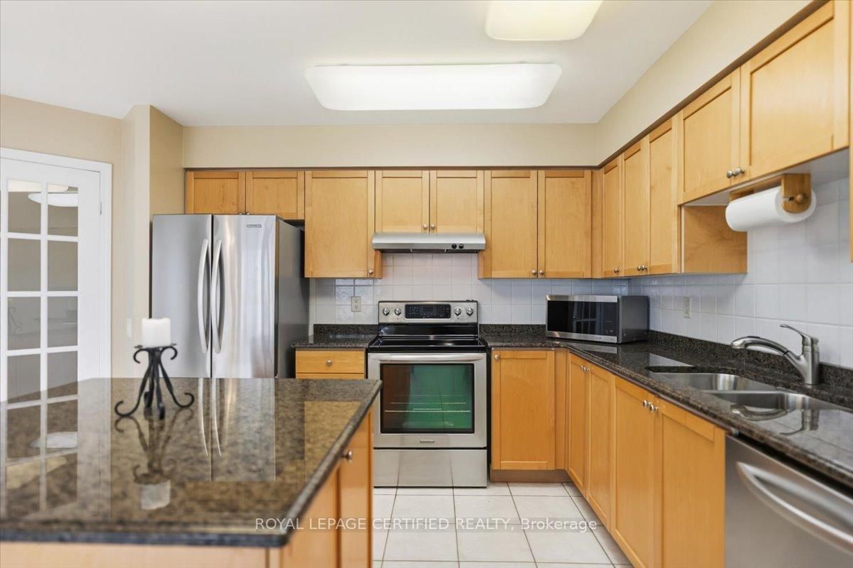 25 Kingsbridge Garden Circle • #1118 • Mississauga, ON photo 11