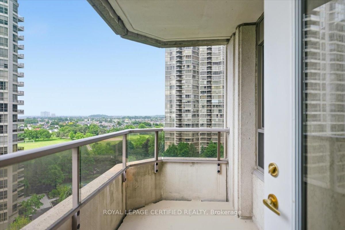 25 Kingsbridge Garden Circle • #1118 • Mississauga, ON photo 19