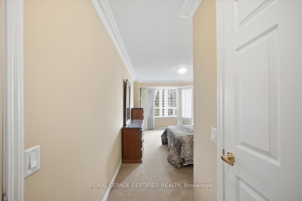 25 Kingsbridge Garden Circle • #1118 • Mississauga, ON photo 21