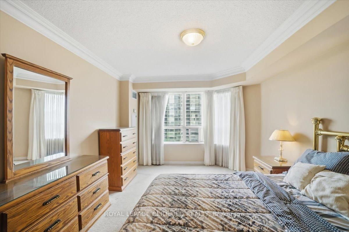 25 Kingsbridge Garden Circle • #1118 • Mississauga, ON photo 22