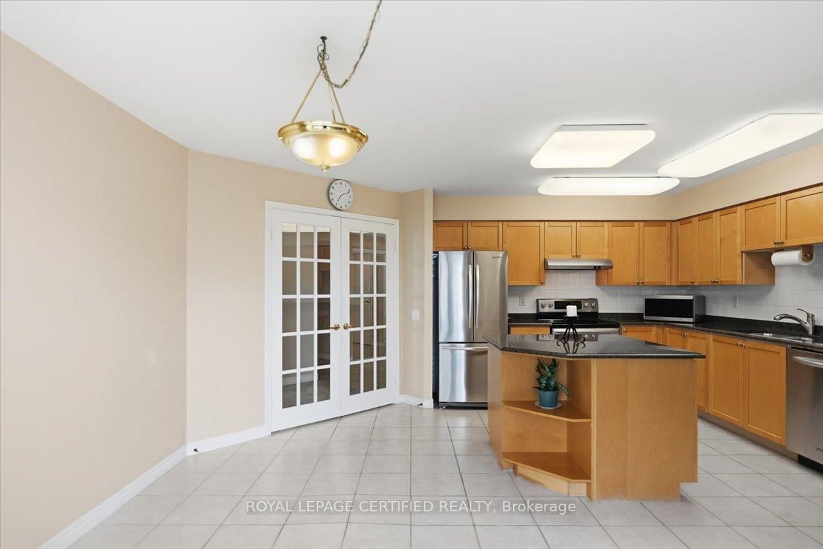 25 Kingsbridge Garden Circle • #1118 • Mississauga, ON photo 7