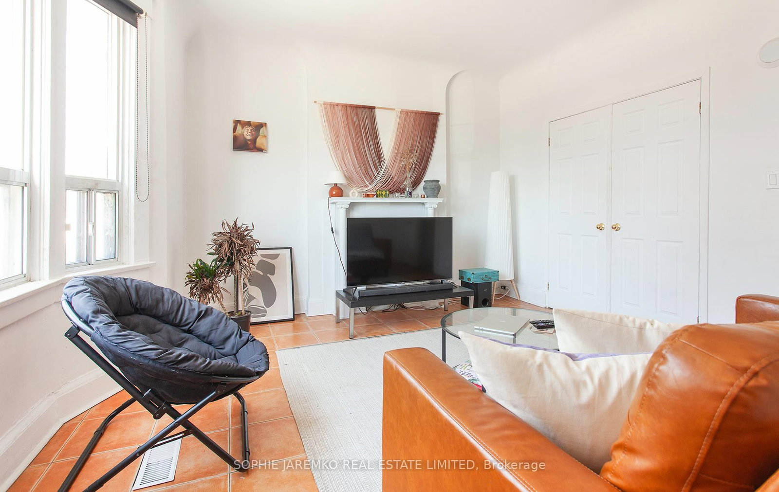 2102A Dundas Street, Toronto, ON, photo 2