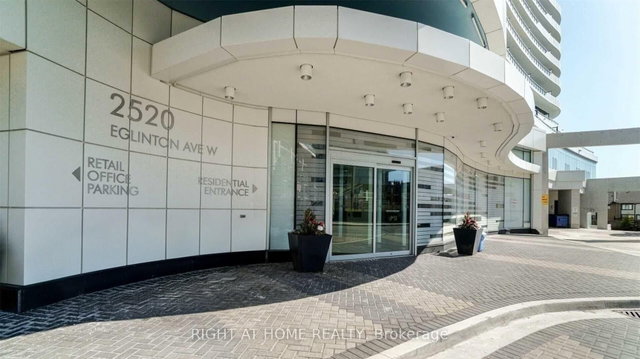 1713 - 2520 Eglinton Avenue W