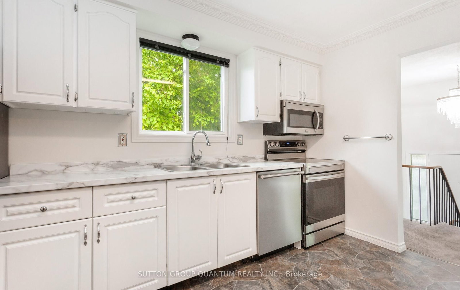 2363 Holyhead Drive • Burlington, ON photo 18