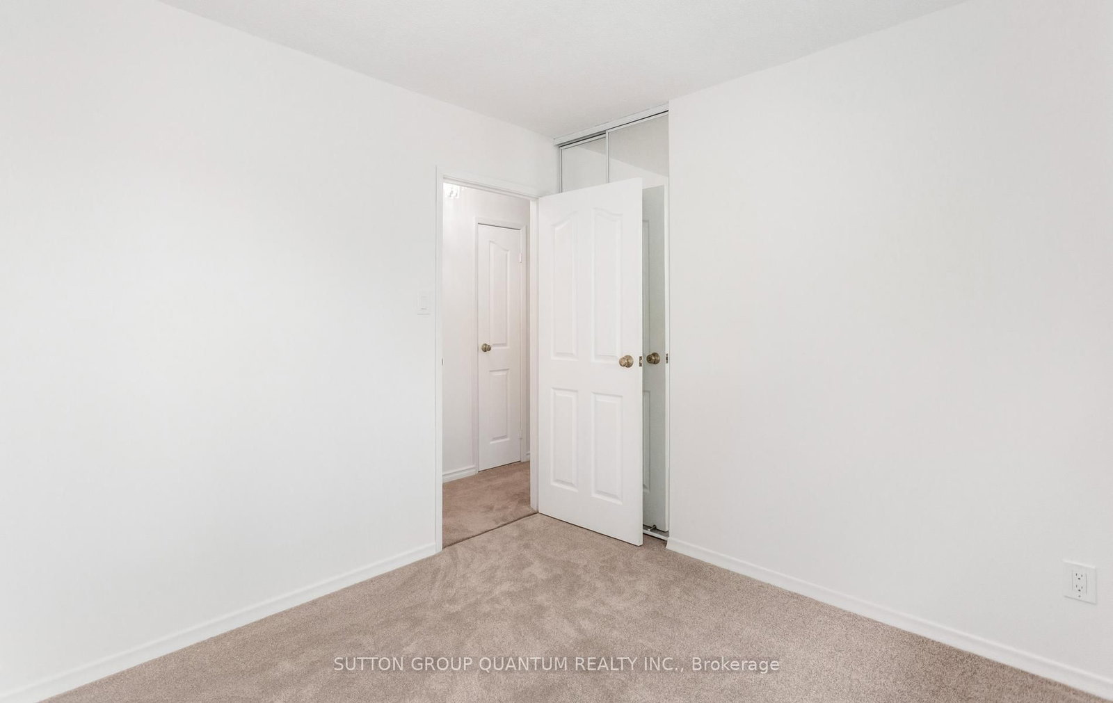 2363 Holyhead Drive • Burlington, ON photo 26