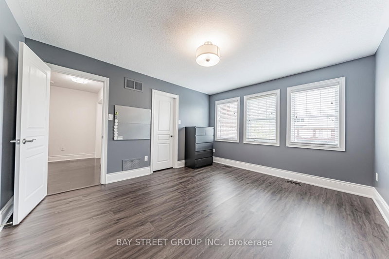 241 Jarrett Milton,ON L9T 7A1 — Photo 36