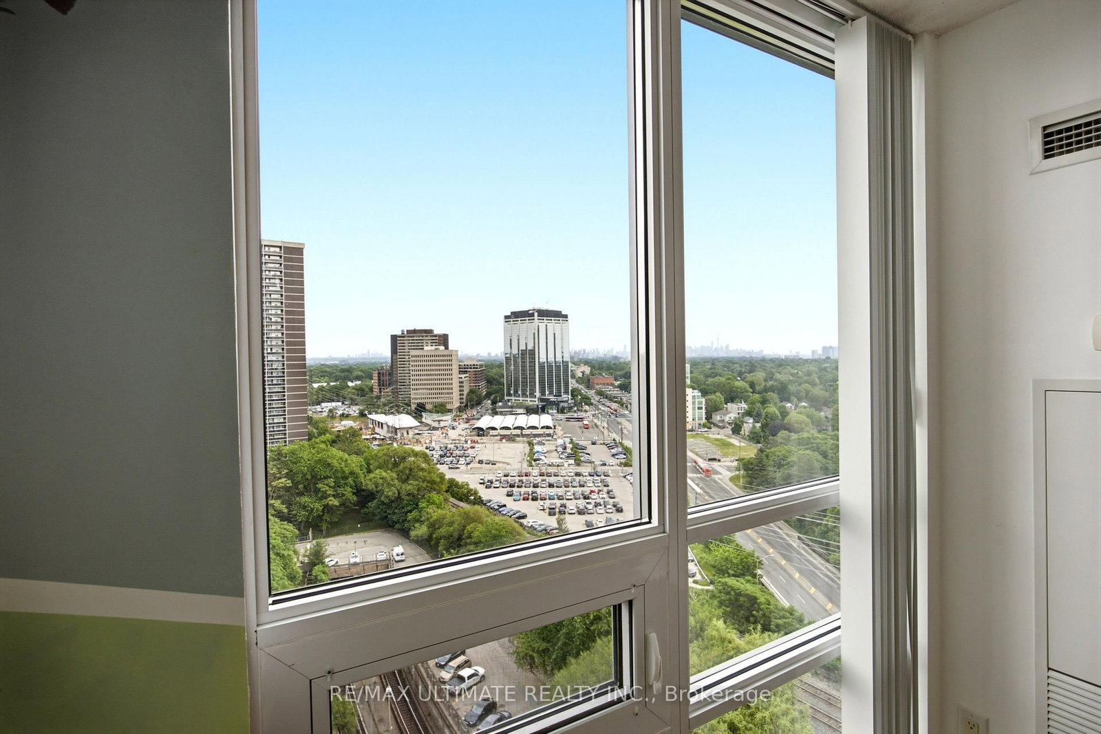 3 Michael Power Place • #1603 • Toronto, ON photo 22