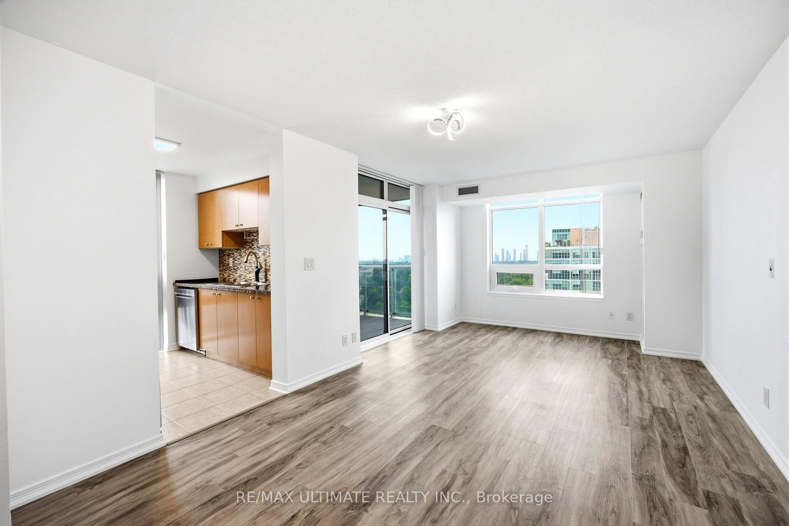 3 Michael Power Place • #1603 • Toronto, ON photo 6