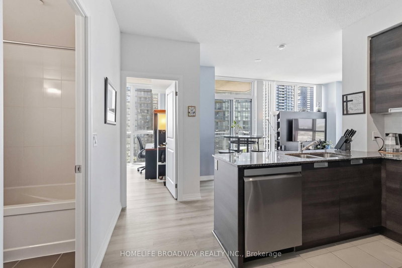 1209 - 75 Eglinton Avenue W