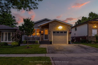 2348 Malcolm Crescent