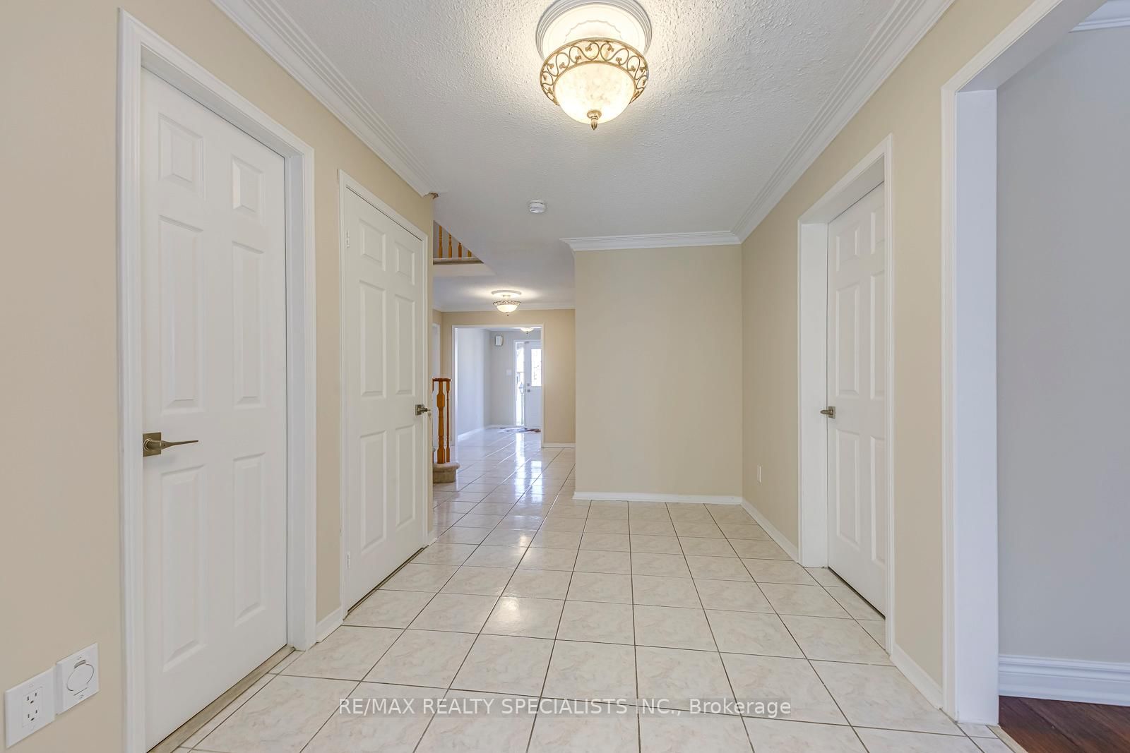 102 Sunforest Drive • Brampton, ON photo 6