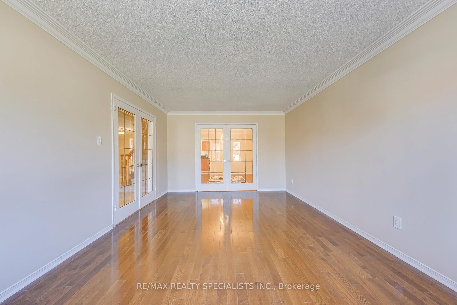 102 Sunforest Drive • Brampton, ON photo 8