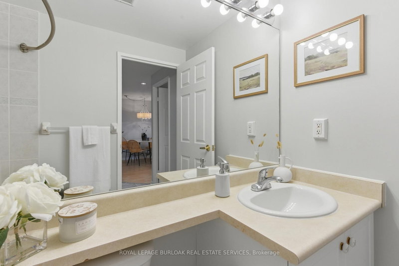 6720 Glen Erin Mississauga,ON L5N 3K8 — Photo 16