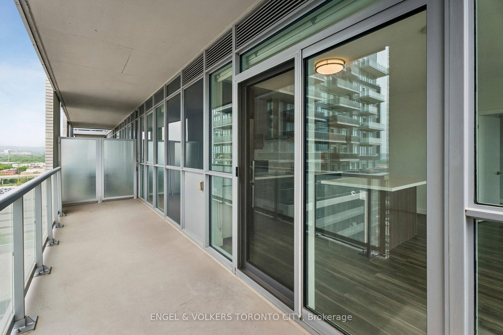 2087 Fairview Street • #1404 • Burlington, ON photo 19