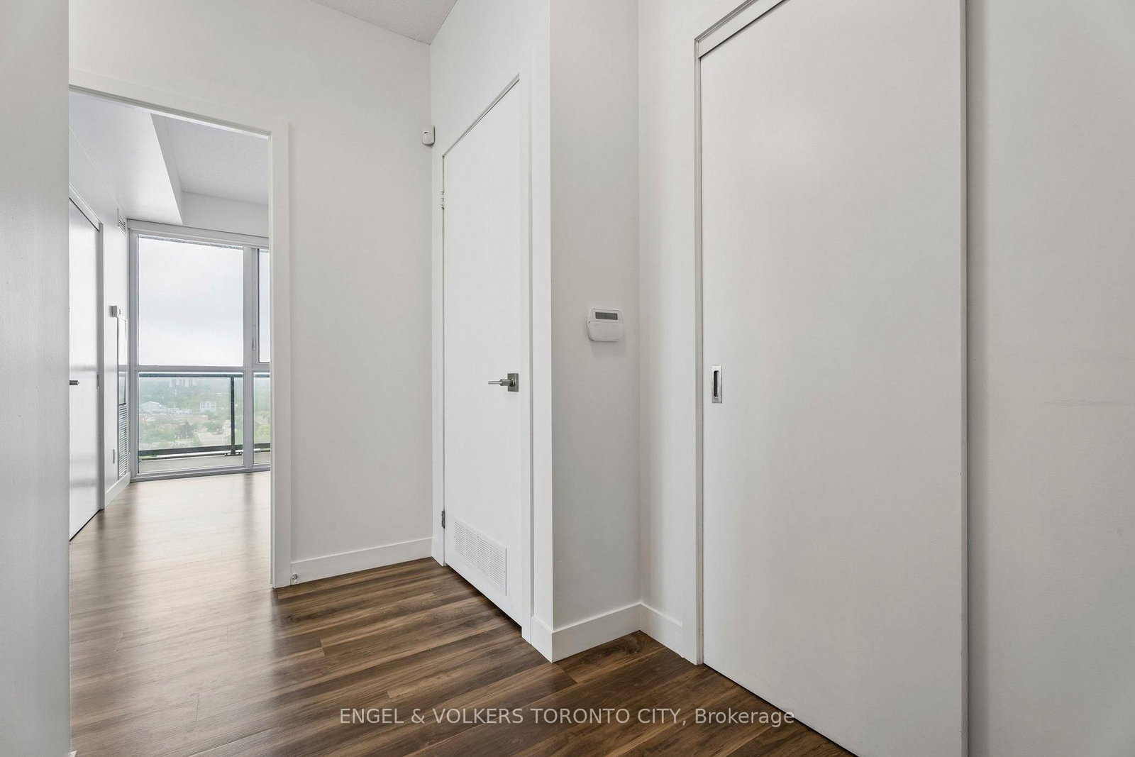 2087 Fairview Street • #1404 • Burlington, ON photo 6