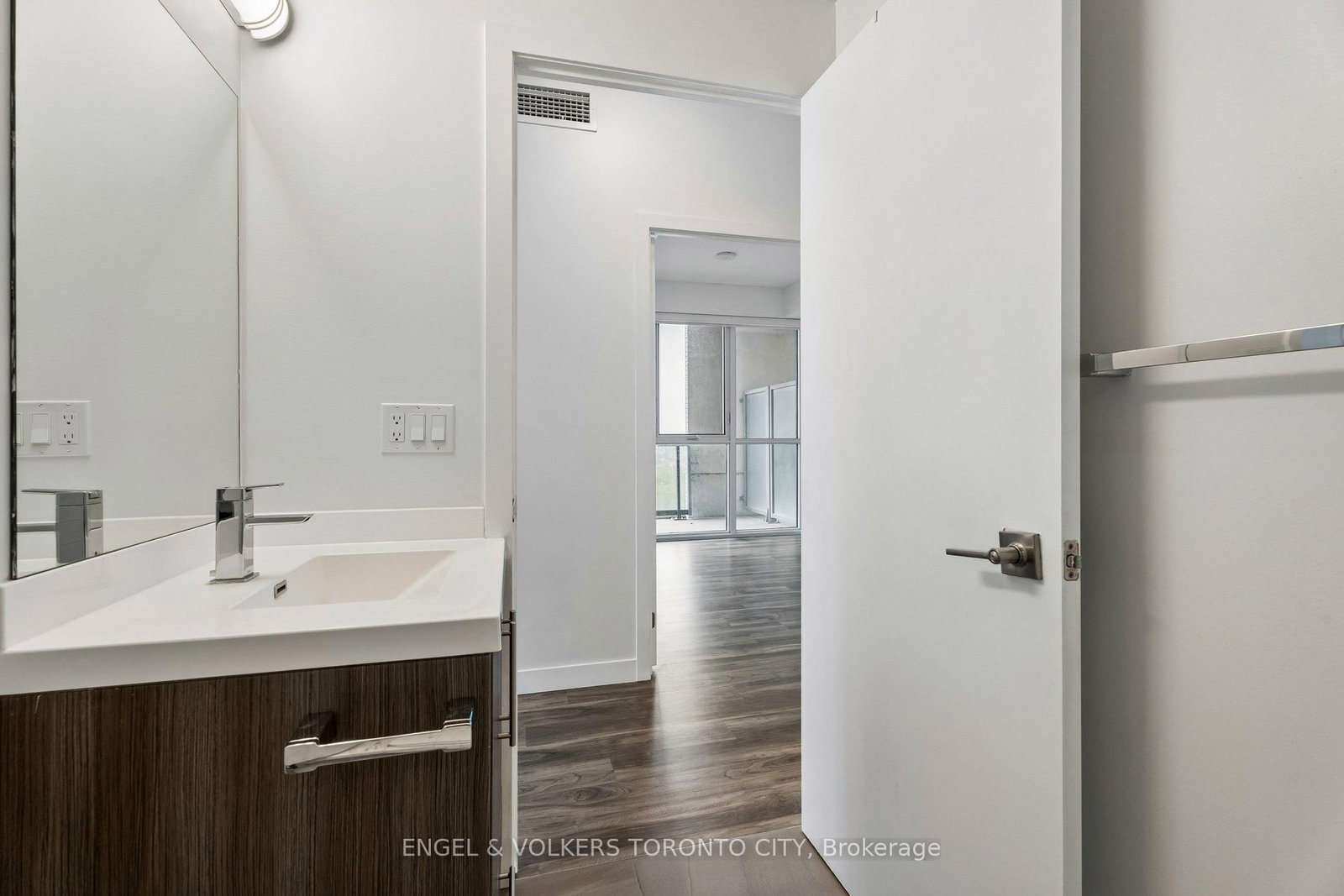 2087 Fairview Street • #1404 • Burlington, ON photo 9