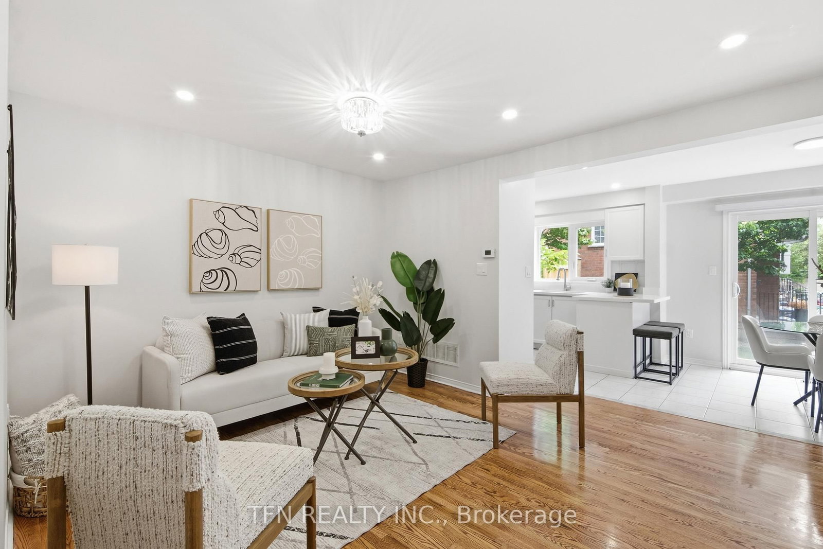 Listing Image 7