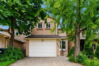 5-bed Detached House · 4198 Powderhorn Cres