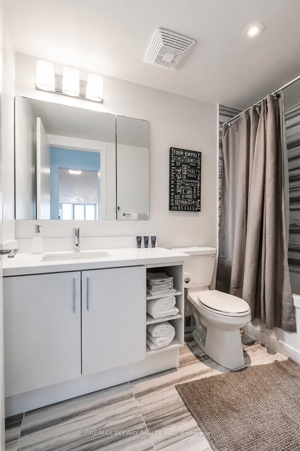 2212 Lakeshore Boulevard W • #Lph03 • Toronto, ON photo 15