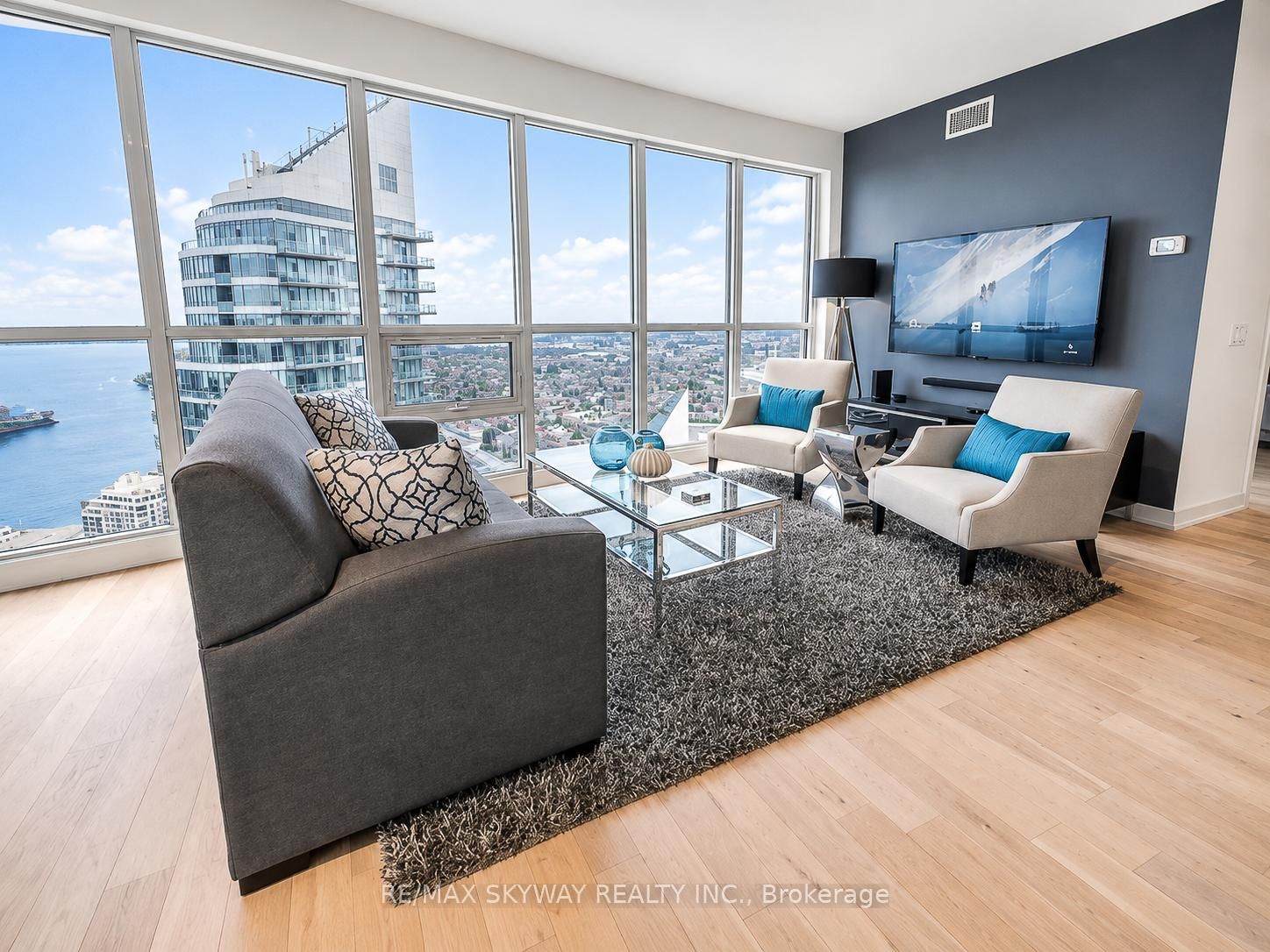2212 Lakeshore Boulevard W • #Lph03 • Toronto, ON photo 16