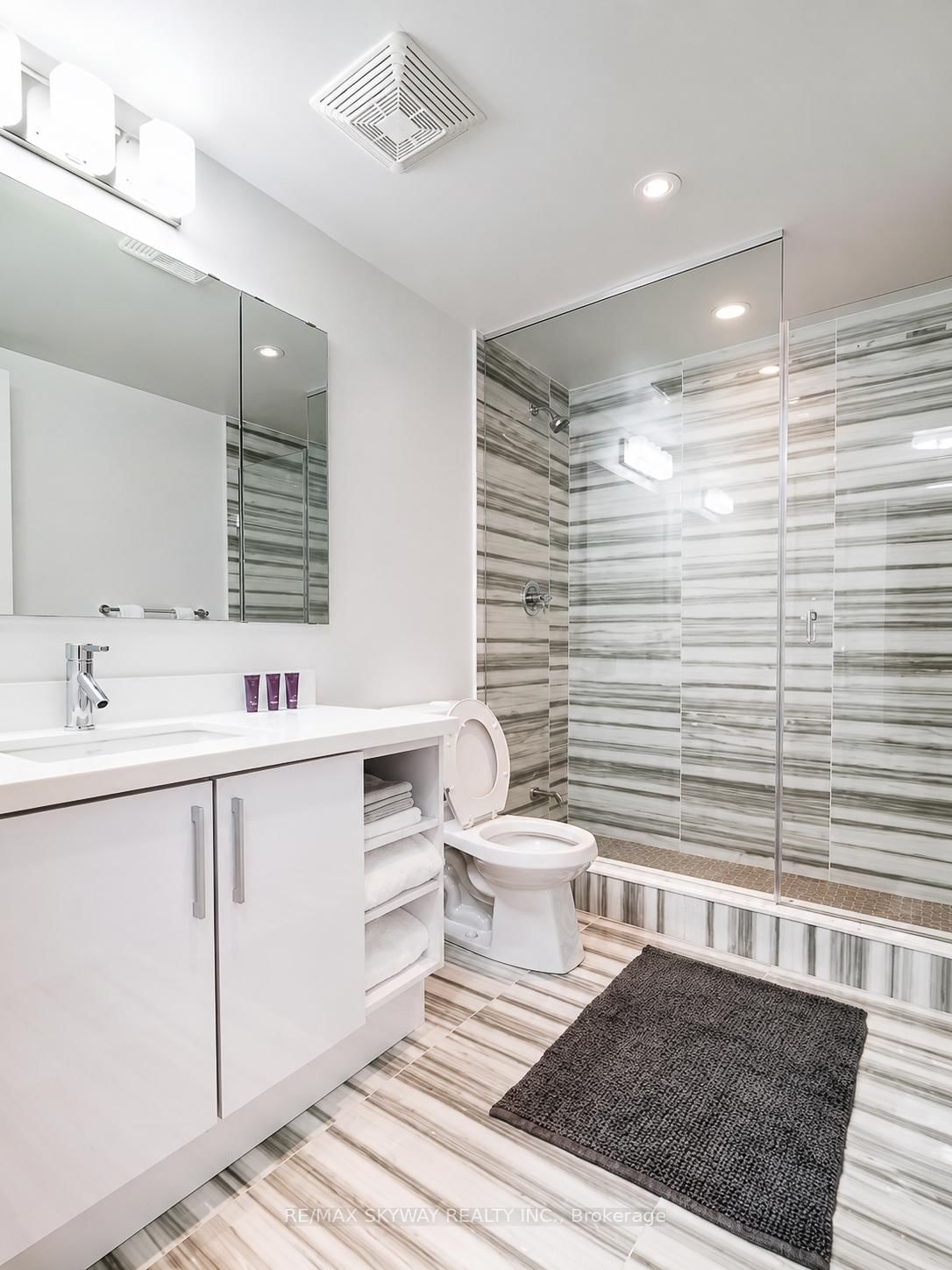 2212 Lakeshore Boulevard W • #Lph03 • Toronto, ON photo 8