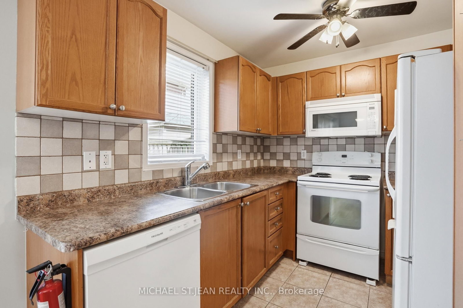 2393 Curtis Road • Burlington, ON photo 13