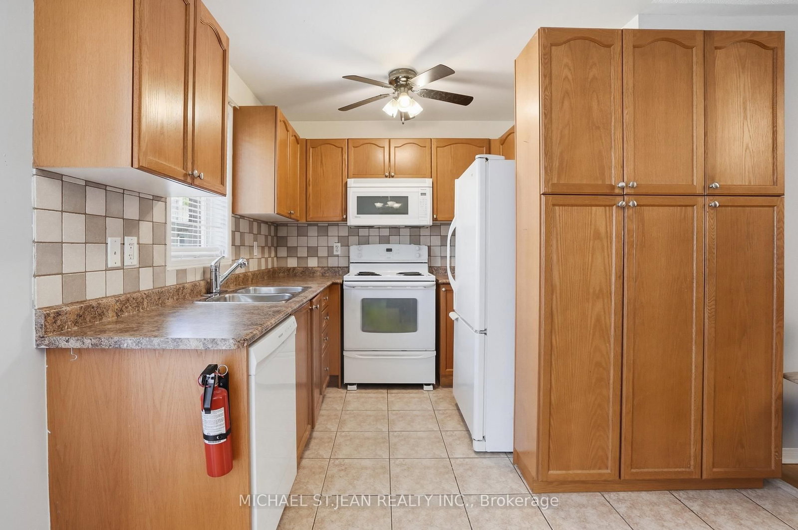 2393 Curtis Road • Burlington, ON photo 15