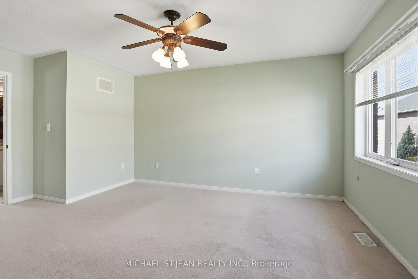 2393 Curtis Road • Burlington, ON photo 18