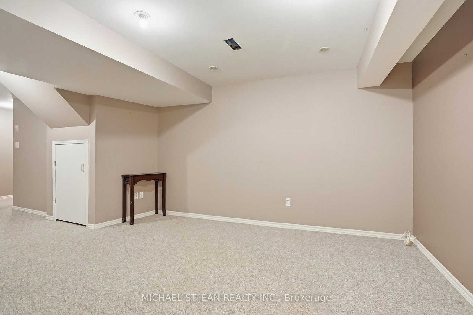 2393 Curtis Road • Burlington, ON photo 32