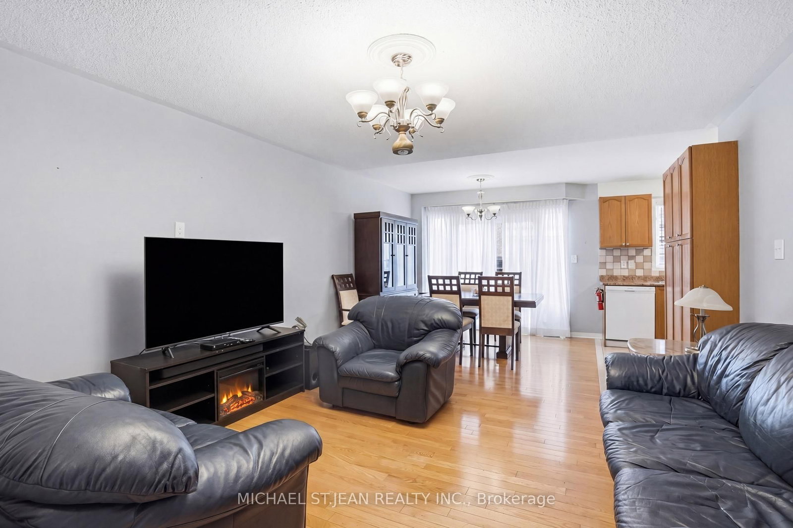 2393 Curtis Road • Burlington, ON photo 6