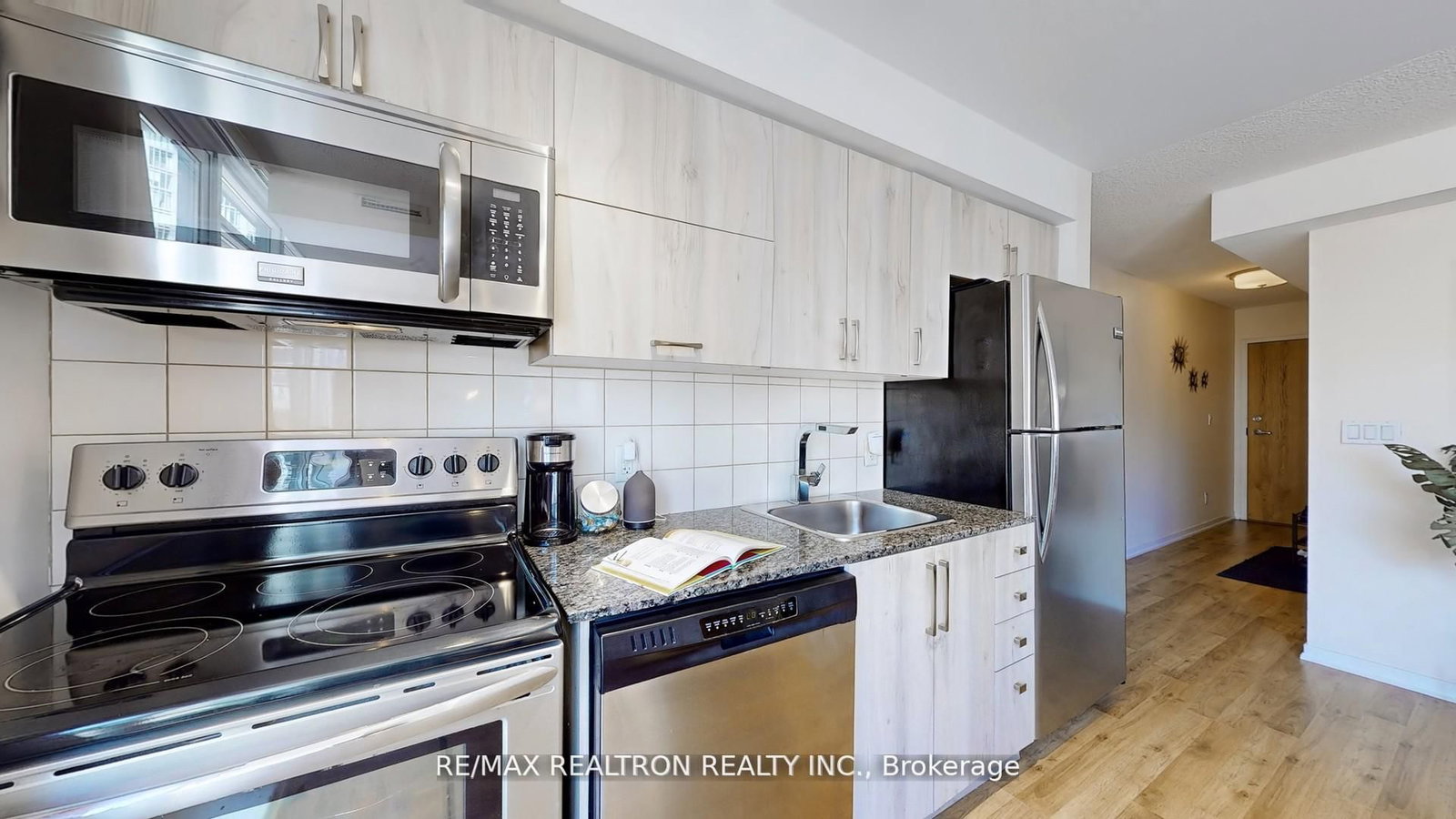 20 Joe Shuster Way • ##202 • Toronto, ON photo 25