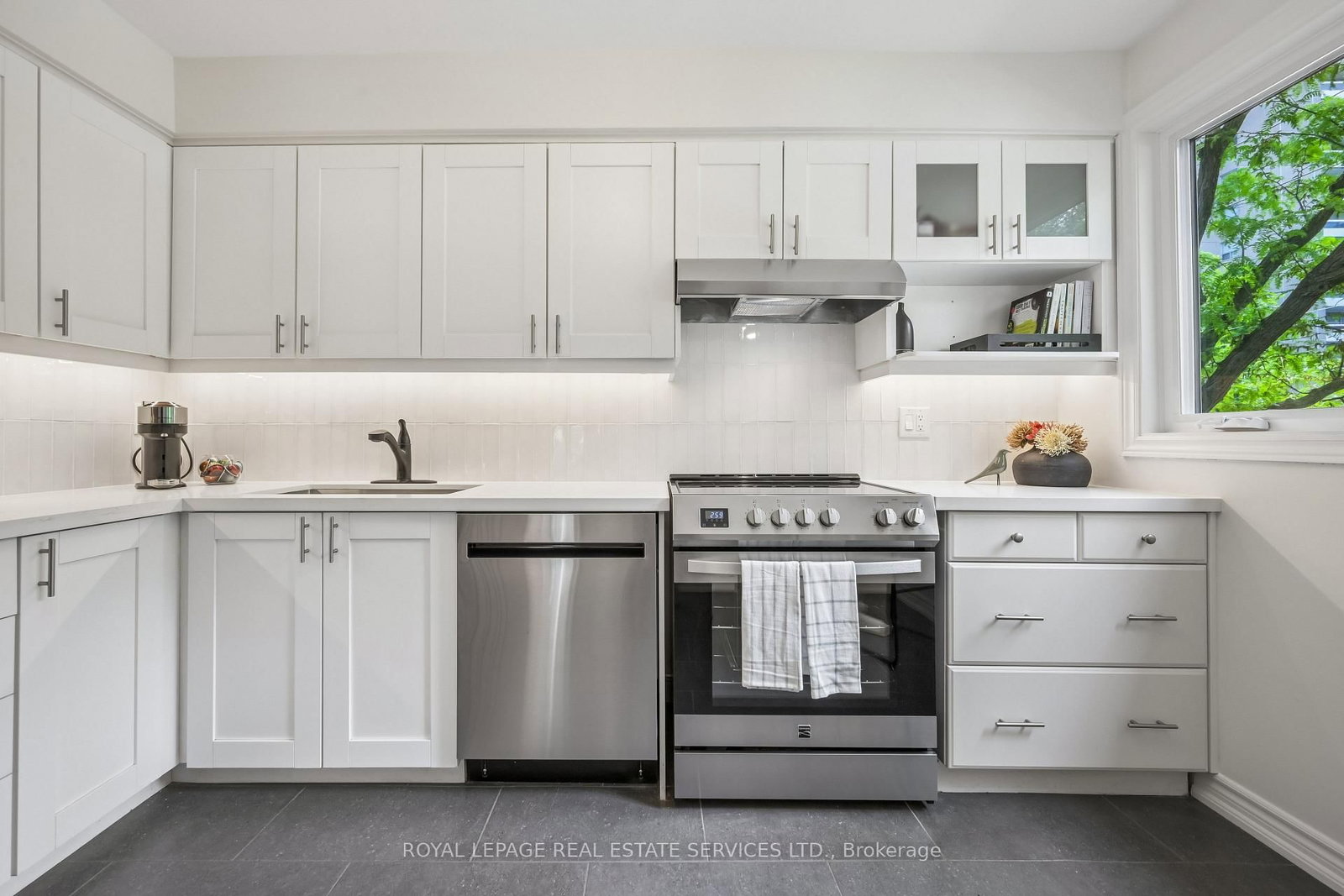 2222 Marine Drive • #1 • Oakville, ON photo 13
