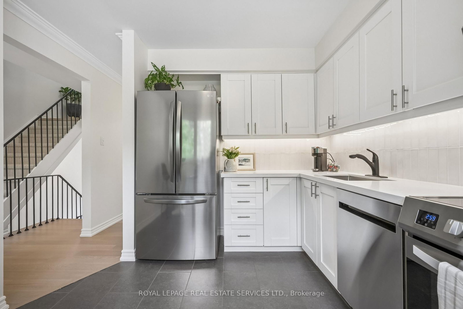 2222 Marine Drive • #1 • Oakville, ON photo 14