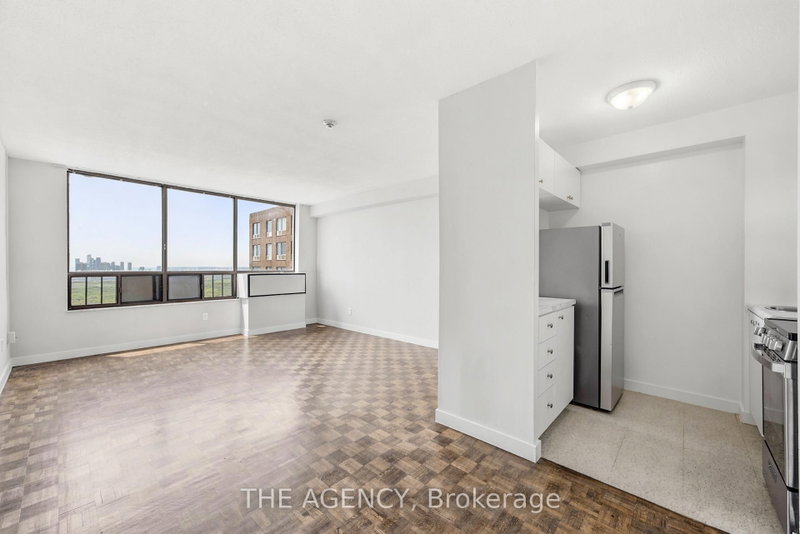 home for lease on 2816B-2360 Dundas Street W