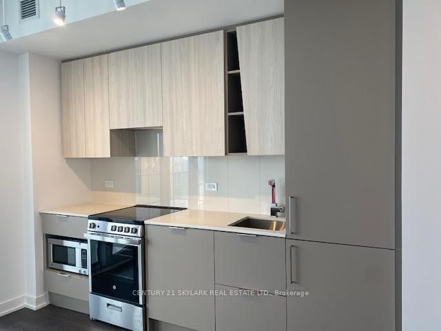 3900 Confederation Parkway
