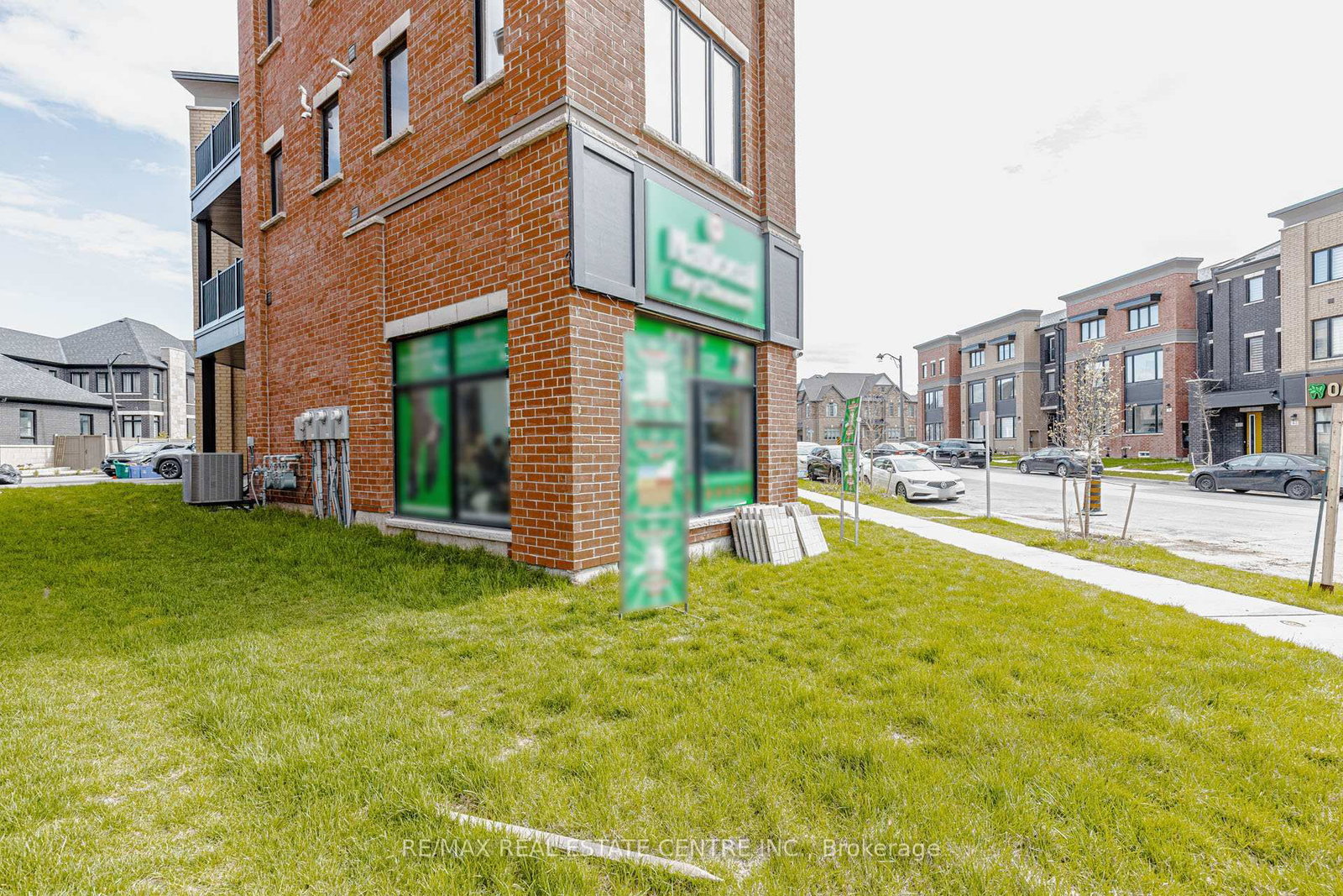 3 Marvin Avenue • Oakville, ON photo 23