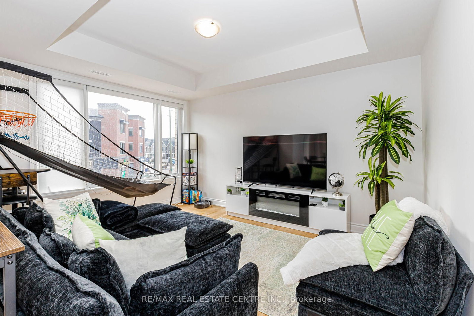 3 Marvin Avenue • Oakville, ON photo 46