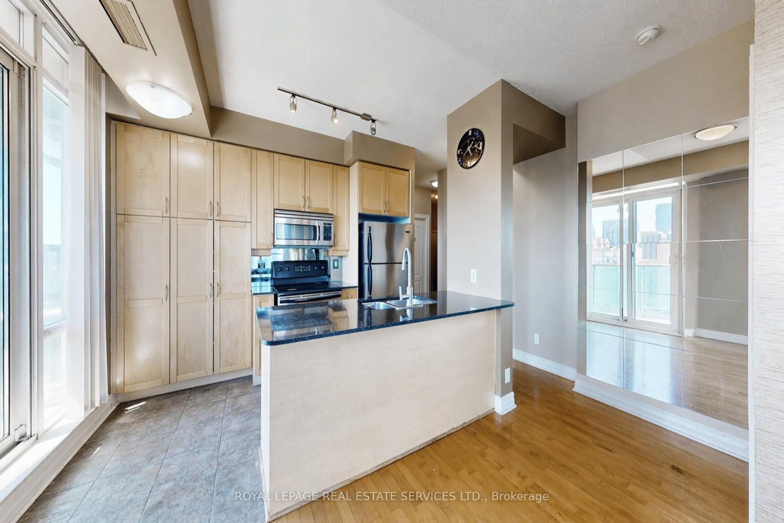 1 Elm Drive W • #2505 • Mississauga, ON photo 15