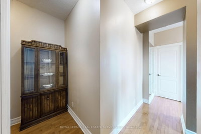 1 Elm Drive W • #2505 • Mississauga, ON photo 9