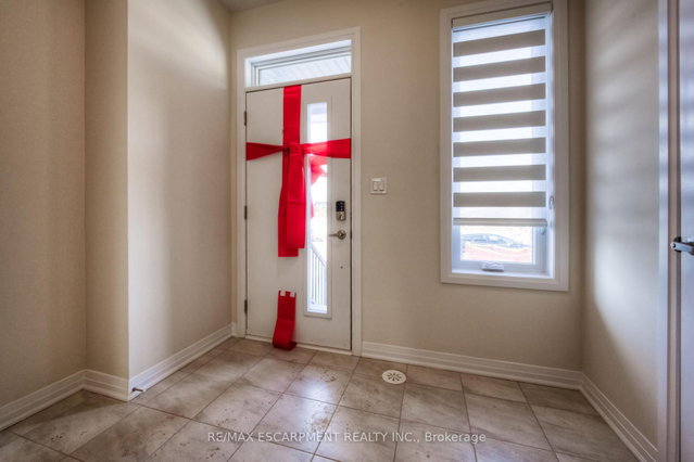 104 Settlers Road E
