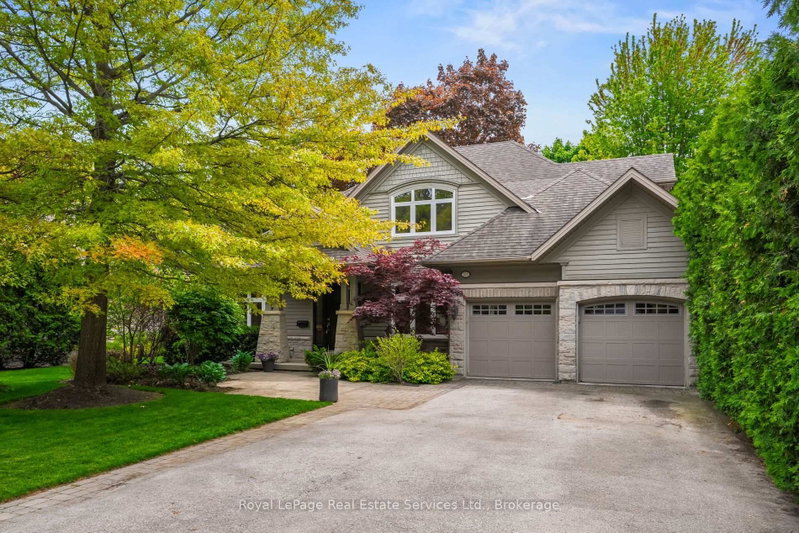 370 Christina Dr, Oakville, Ontario